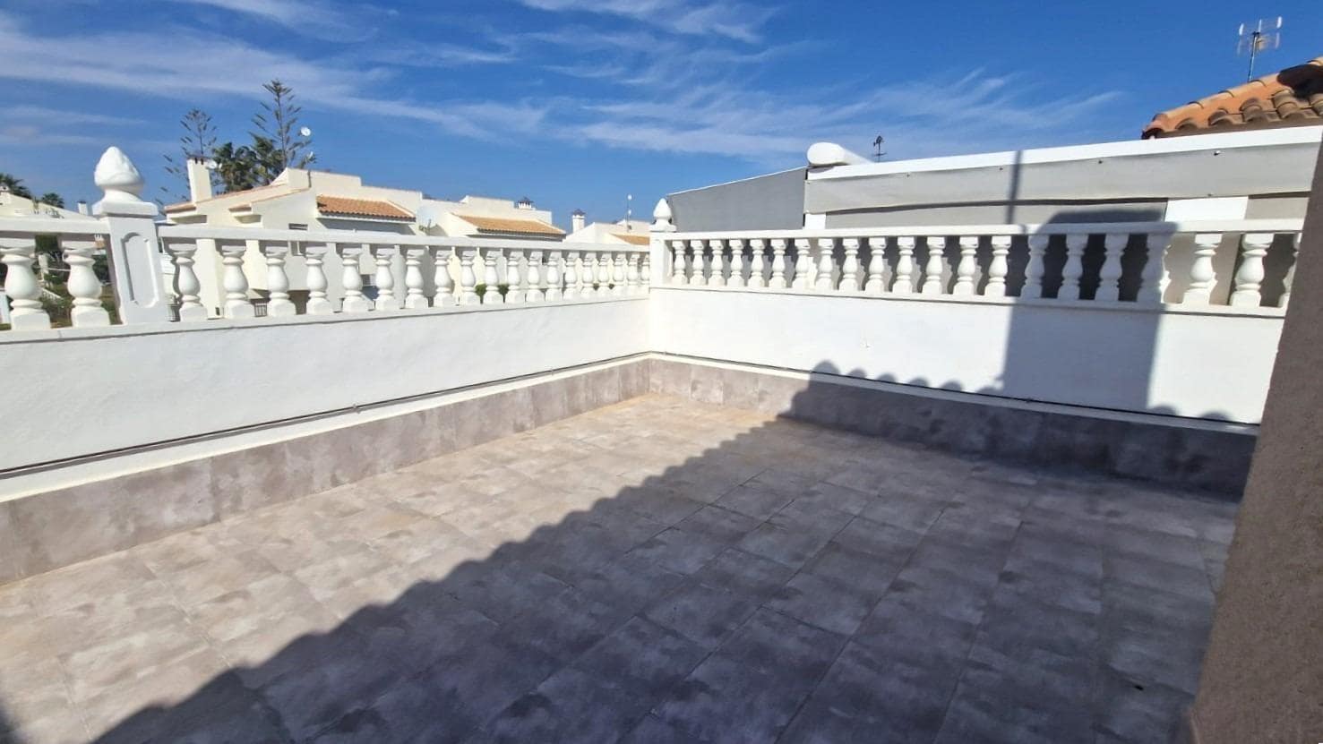 3 soveværelse Rækkehus til salg i Torrevieja med swimmingpool - € 185.000 (Ref: 8849770)