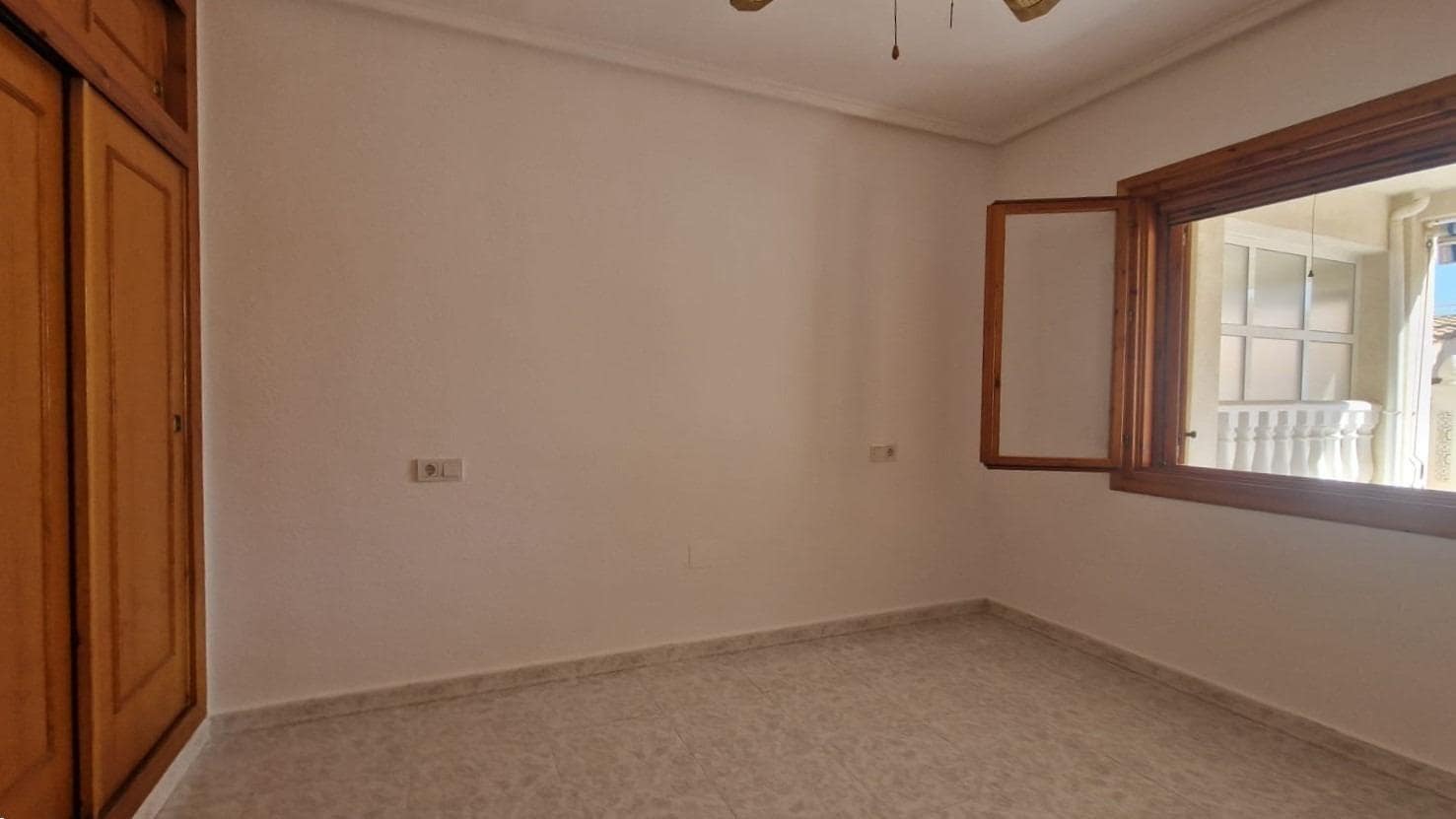 3 soveværelse Rækkehus til salg i Torrevieja med swimmingpool - € 185.000 (Ref: 8849770)