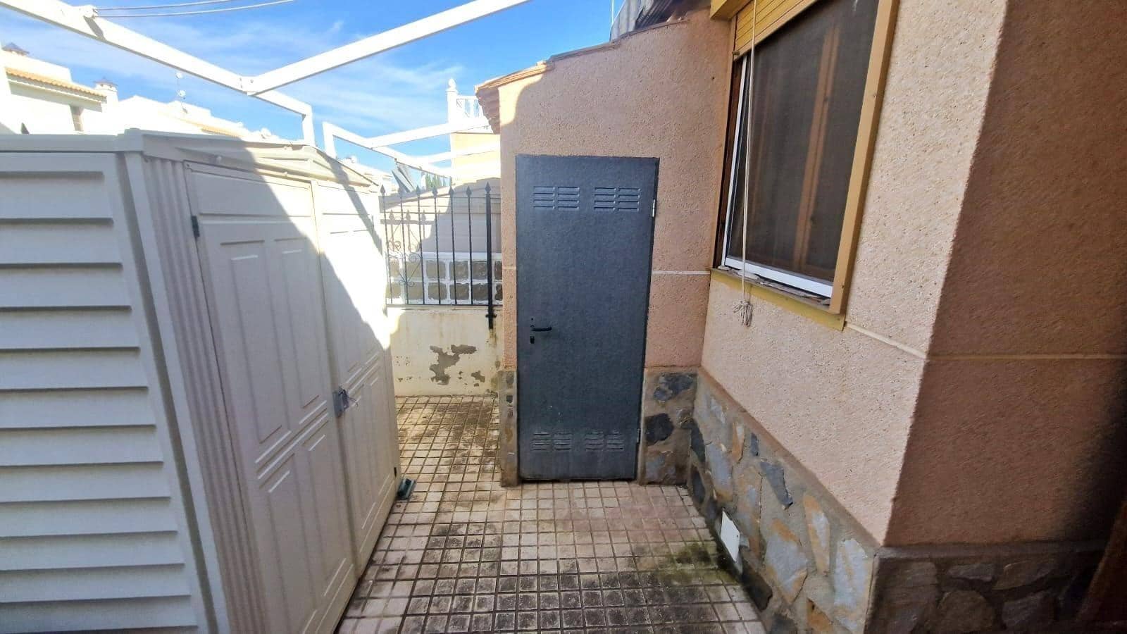 3 soveværelse Rækkehus til salg i Torrevieja med swimmingpool - € 185.000 (Ref: 8849770)