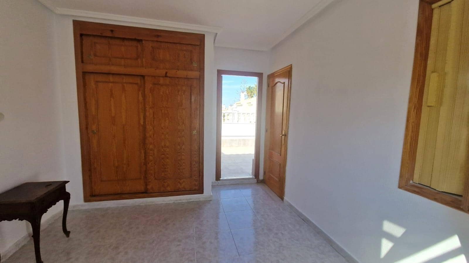 3 soveværelse Rækkehus til salg i Torrevieja med swimmingpool - € 185.000 (Ref: 8849770)
