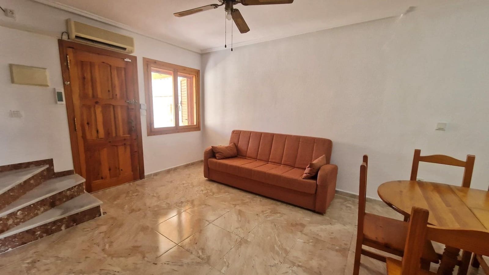 3 soveværelse Rækkehus til salg i Torrevieja med swimmingpool - € 185.000 (Ref: 8849770)