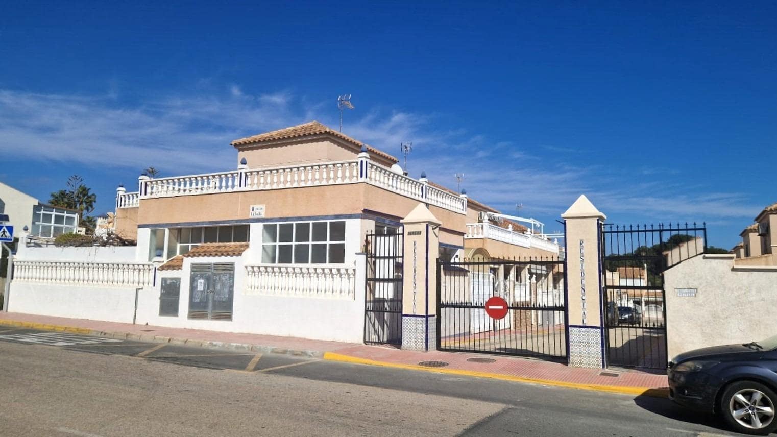 3 soveværelse Rækkehus til salg i Torrevieja med swimmingpool - € 185.000 (Ref: 8849770)