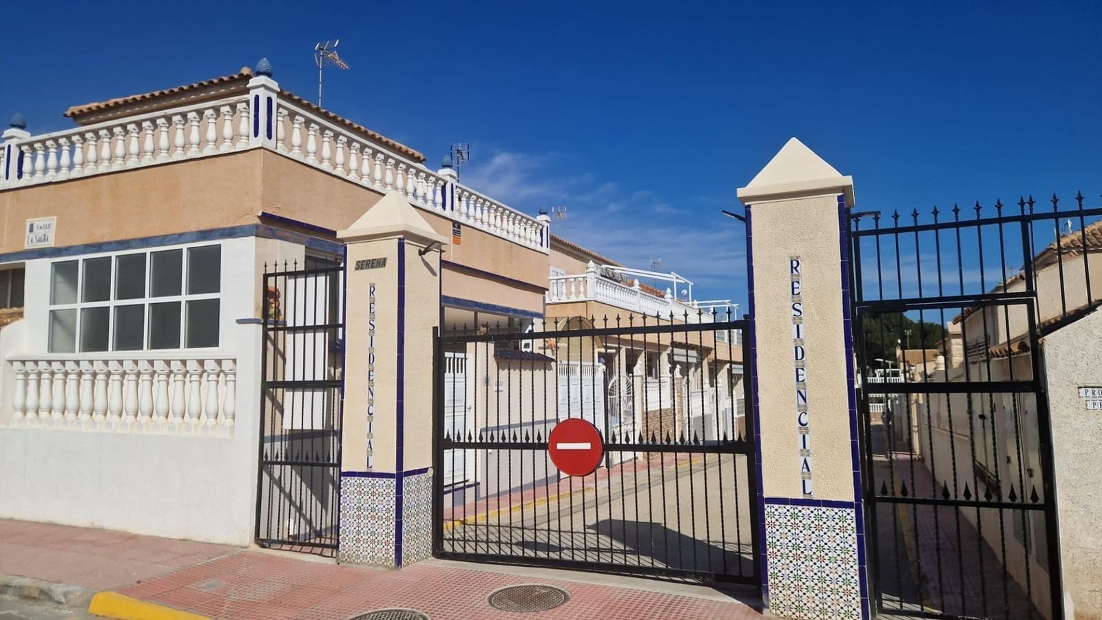 3 soveværelse Rækkehus til salg i Torrevieja med swimmingpool - € 185.000 (Ref: 8849770)