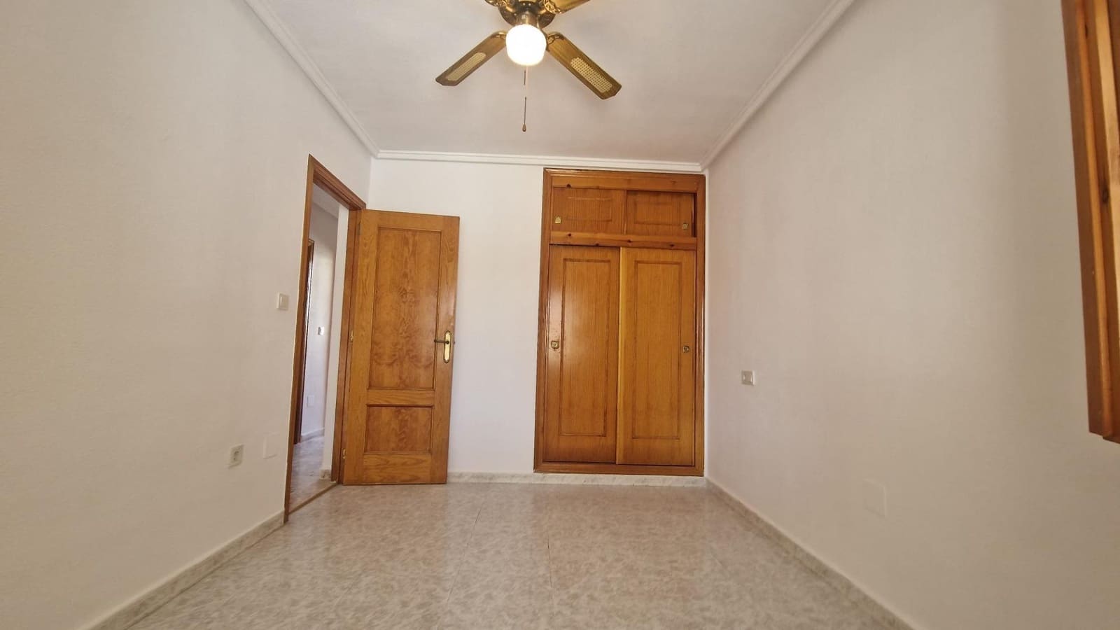 3 soveværelse Rækkehus til salg i Torrevieja med swimmingpool - € 185.000 (Ref: 8849770)