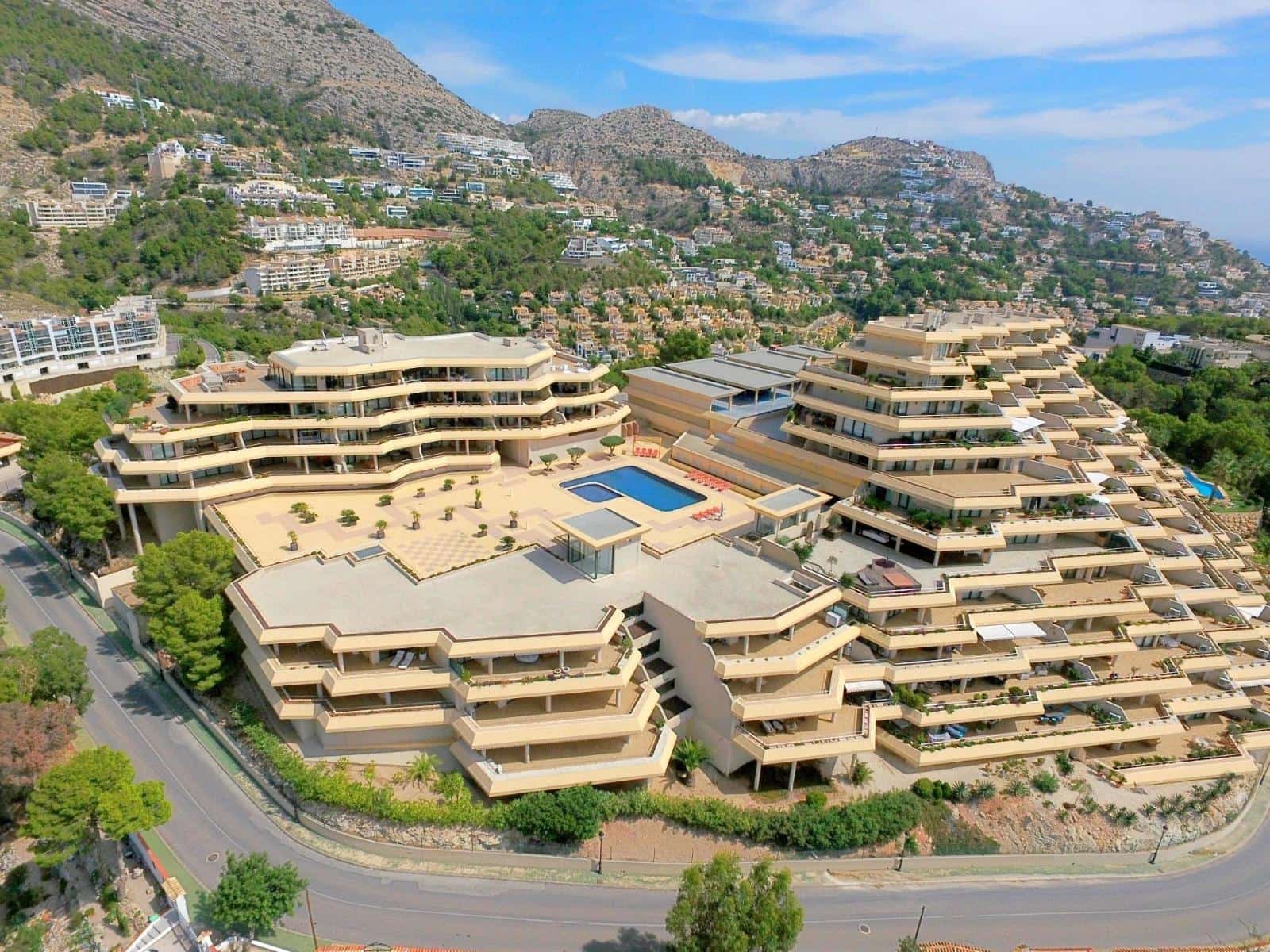 3 bedroom Flat for sale in Altea with pool - € 545,000 (Ref: 8855130)