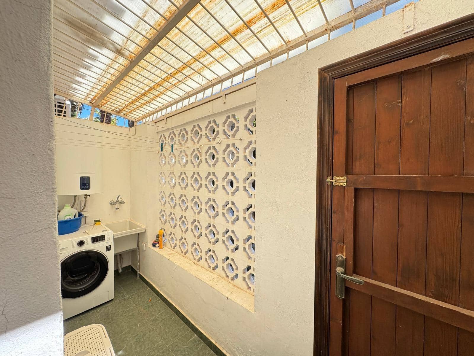 3 soverom Villa til salgs i Cabo Roig med svømmebasseng garasje - € 750 000 (Ref: 8865291)