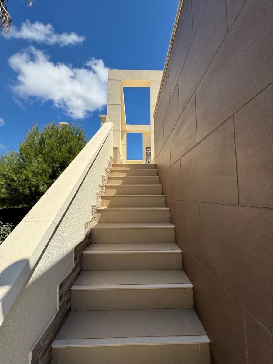 3 slaapkamer Villa te koop in Benijofar met zwembad - € 340.000 (Ref: 8867149)