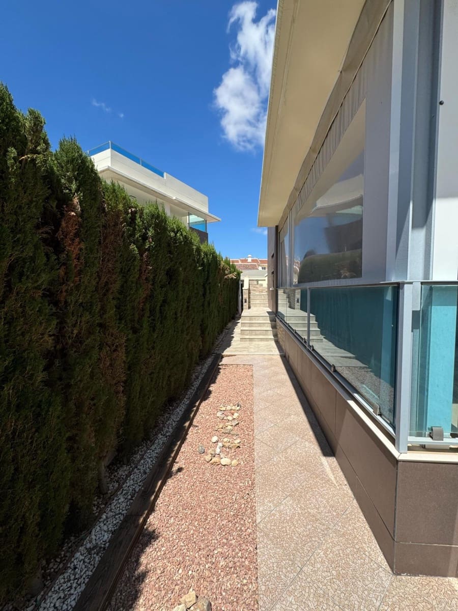 3 slaapkamer Villa te koop in Benijofar met zwembad - € 340.000 (Ref: 8867149)