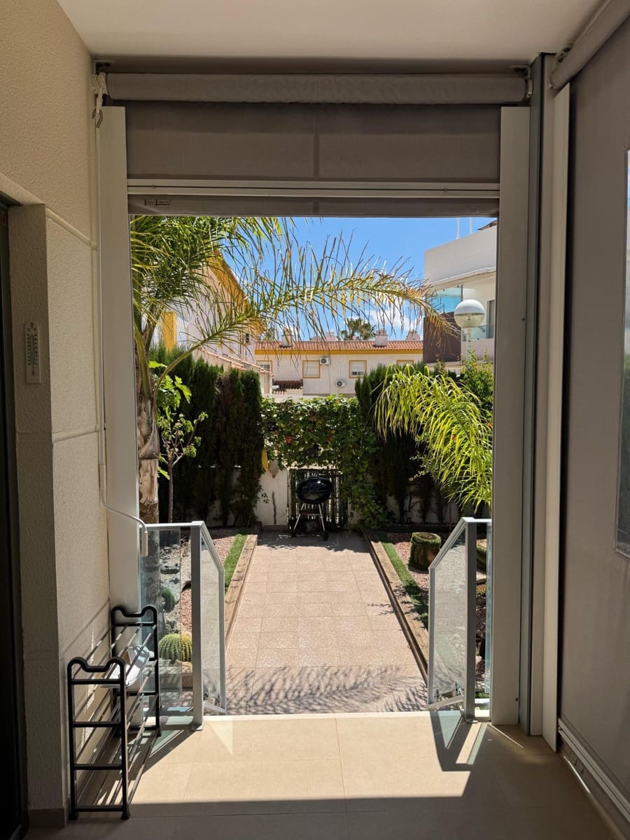 3 slaapkamer Villa te koop in Benijofar met zwembad - € 340.000 (Ref: 8867149)