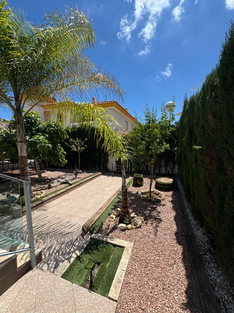 3 slaapkamer Villa te koop in Benijofar met zwembad - € 340.000 (Ref: 8867149)