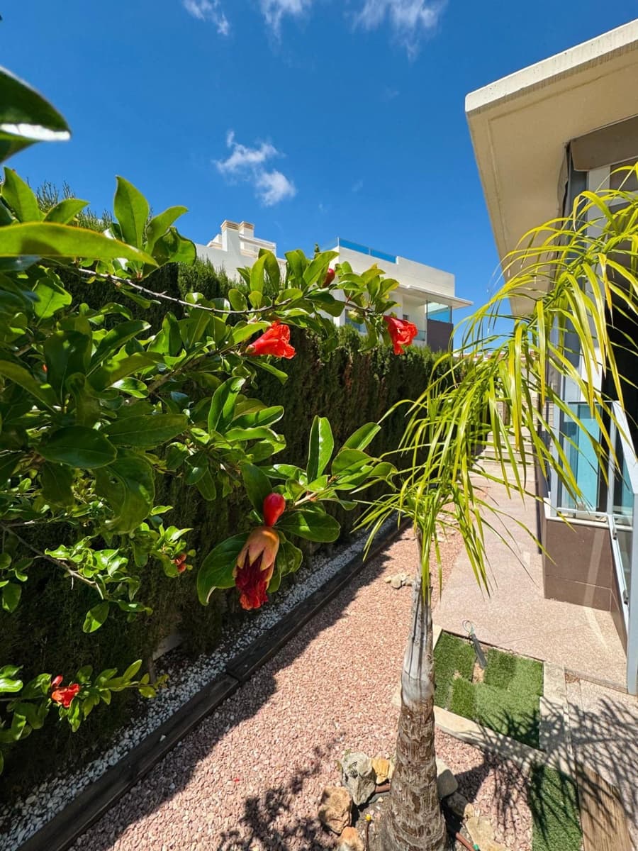 3 slaapkamer Villa te koop in Benijofar met zwembad - € 340.000 (Ref: 8867149)