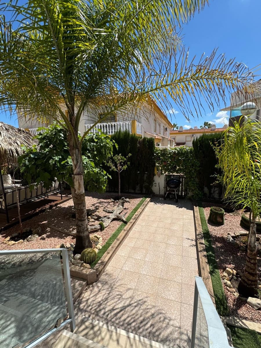 3 slaapkamer Villa te koop in Benijofar met zwembad - € 340.000 (Ref: 8867149)