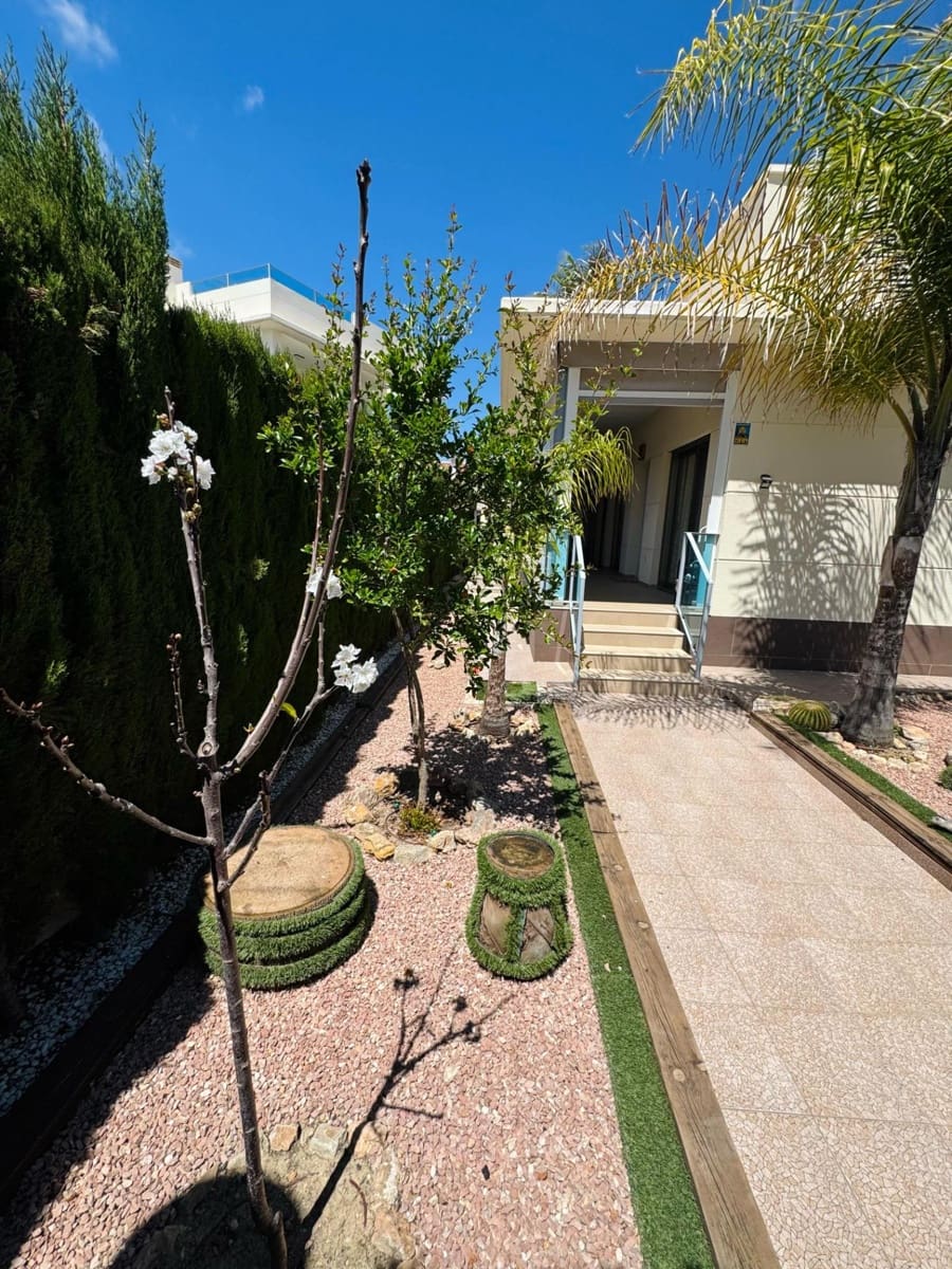 3 slaapkamer Villa te koop in Benijofar met zwembad - € 340.000 (Ref: 8867149)