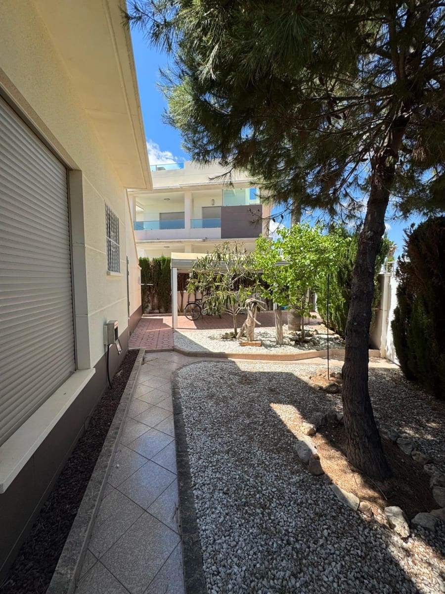 3 slaapkamer Villa te koop in Benijofar met zwembad - € 340.000 (Ref: 8867149)