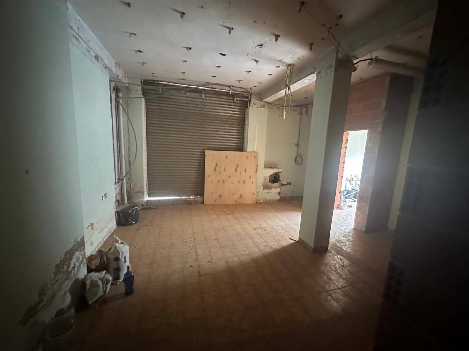 2 bedroom Commercial for sale in Alicante / Alacant city - € 99,000 (Ref: 8869945)