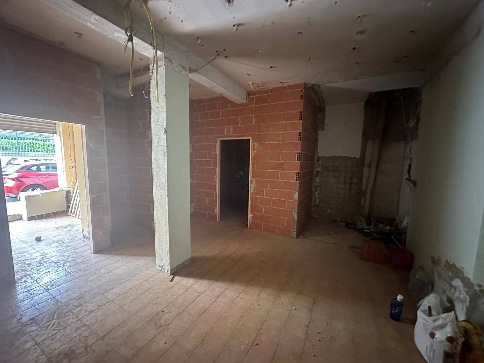 2 bedroom Commercial for sale in Alicante / Alacant city - € 99,000 (Ref: 8869945)