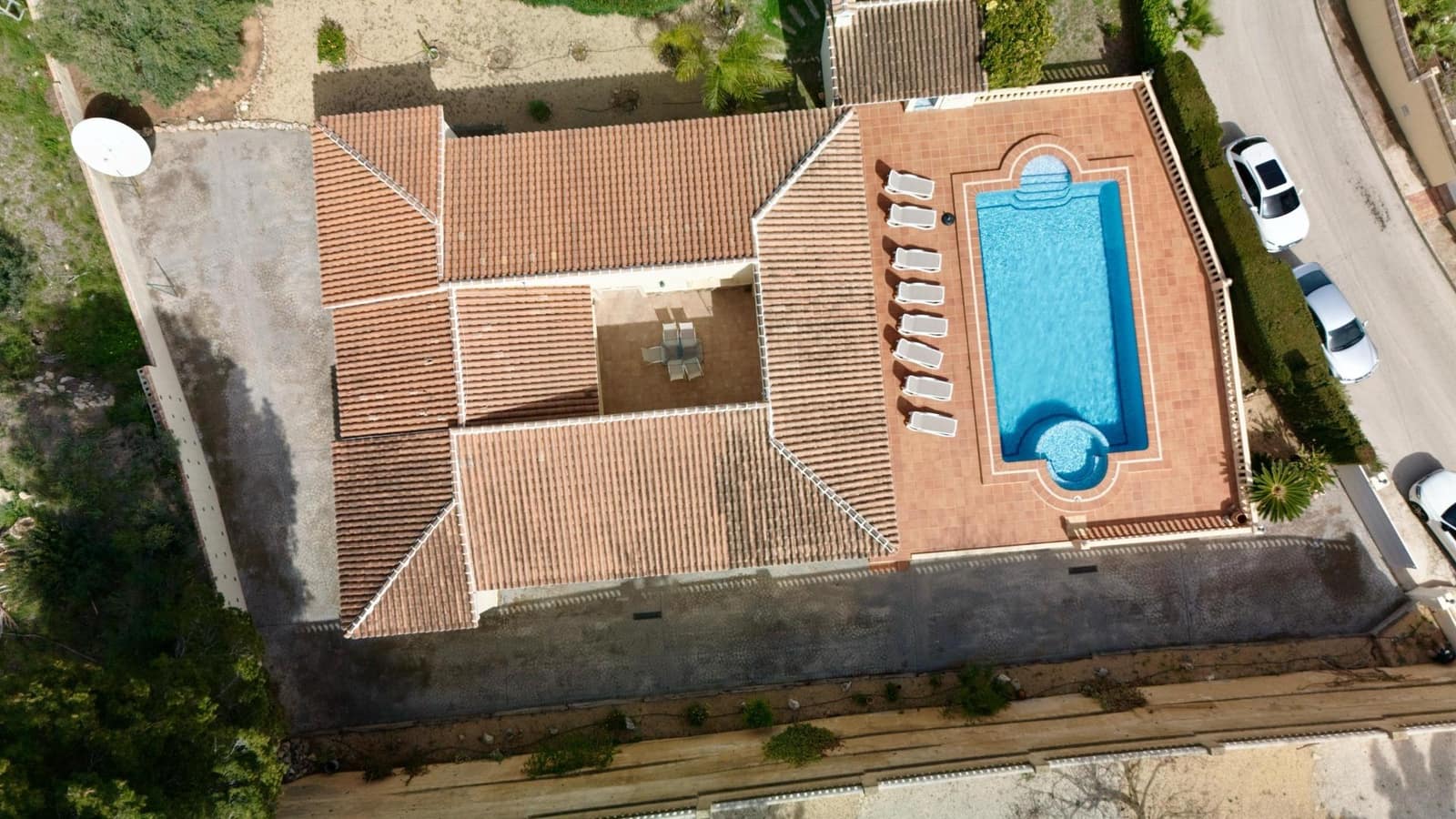 5 quarto Moradia para venda em Calpe / Calp com piscina garagem - 670 000 € (Ref: 8879841)