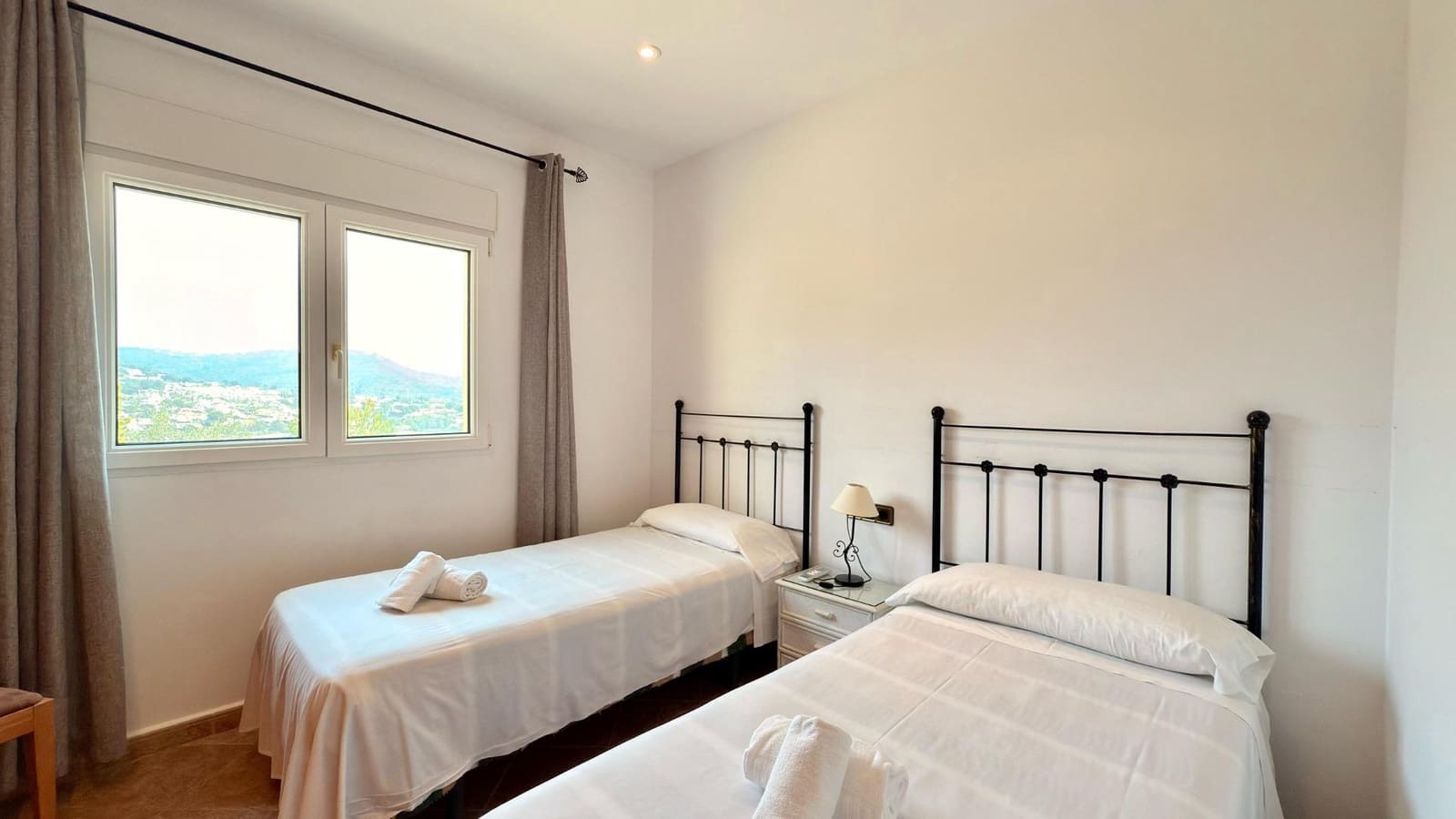 5 quarto Moradia para venda em Calpe / Calp com piscina garagem - 670 000 € (Ref: 8879841)