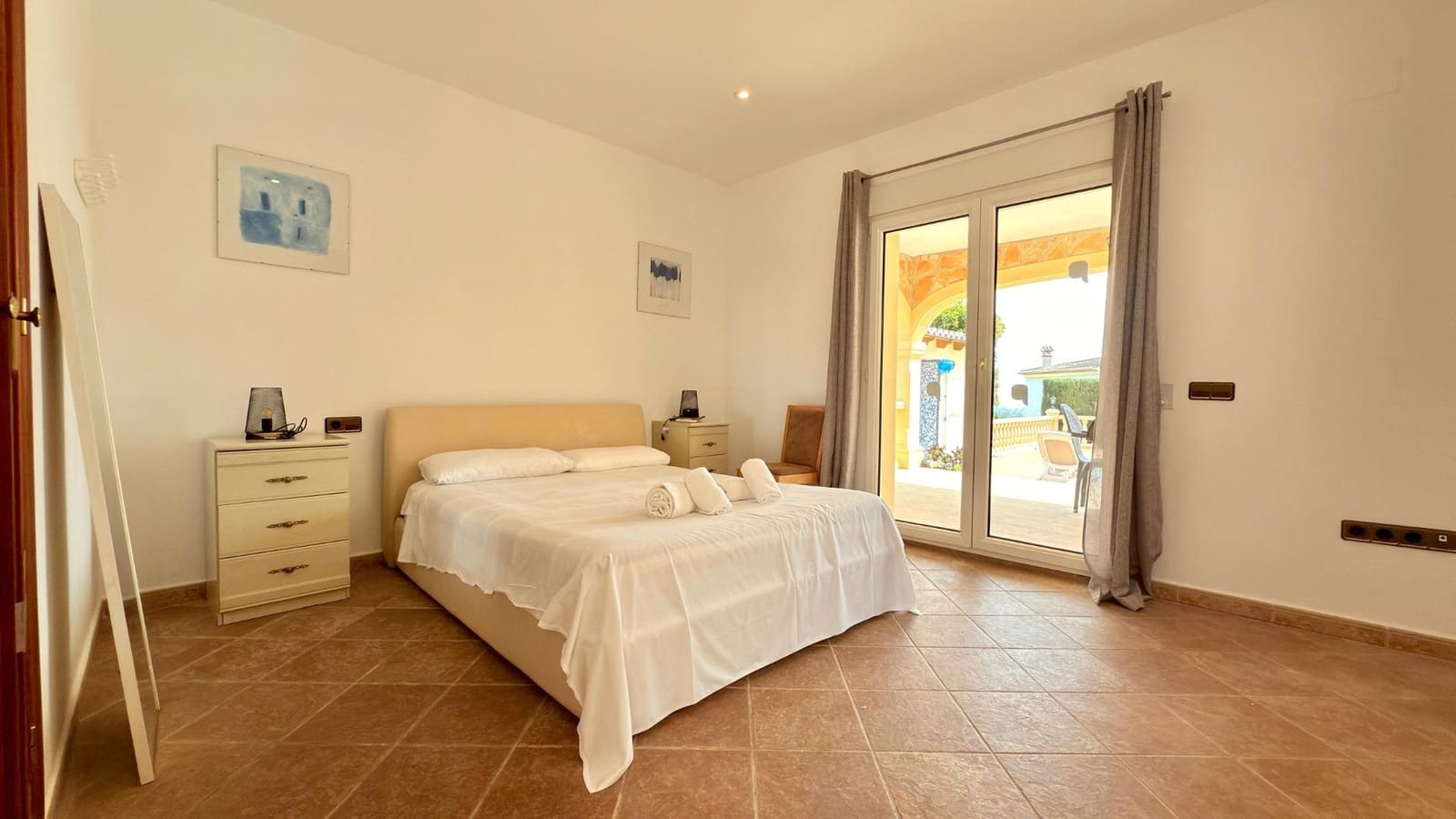 5 quarto Moradia para venda em Calpe / Calp com piscina garagem - 670 000 € (Ref: 8879841)