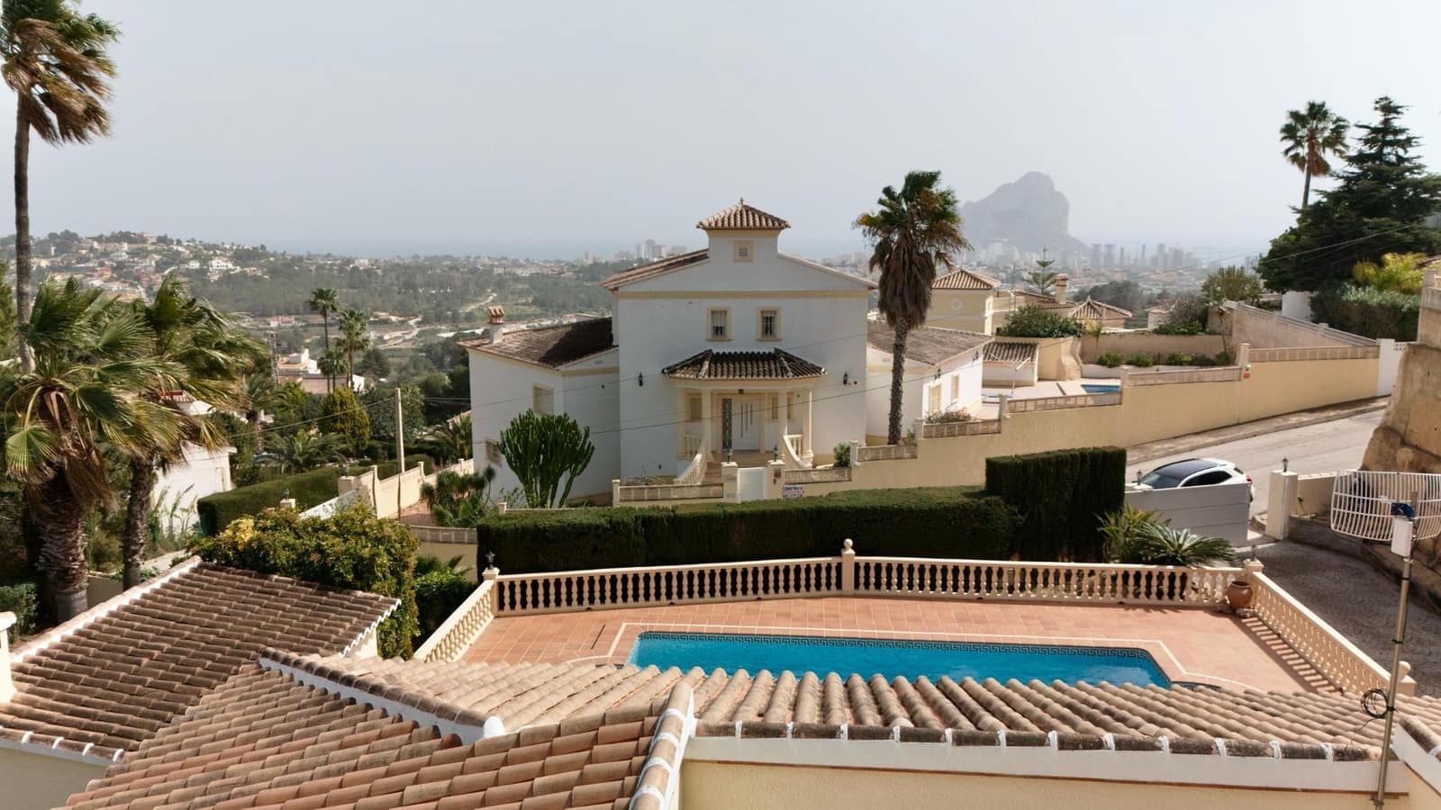 5 quarto Moradia para venda em Calpe / Calp com piscina garagem - 670 000 € (Ref: 8879841)