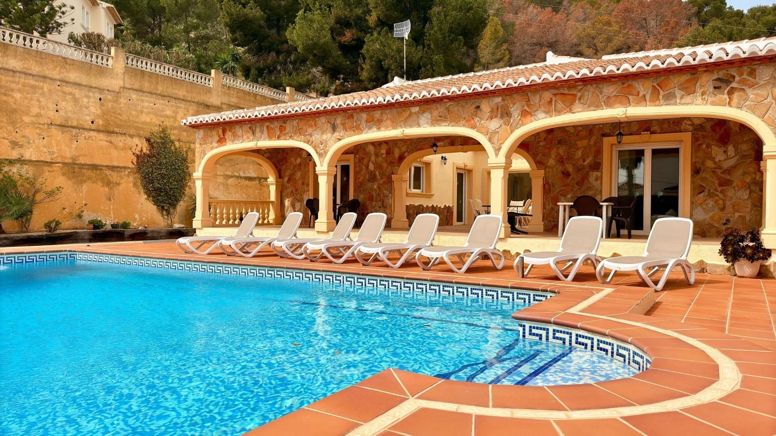 5 quarto Moradia para venda em Calpe / Calp com piscina garagem - 670 000 € (Ref: 8879841)