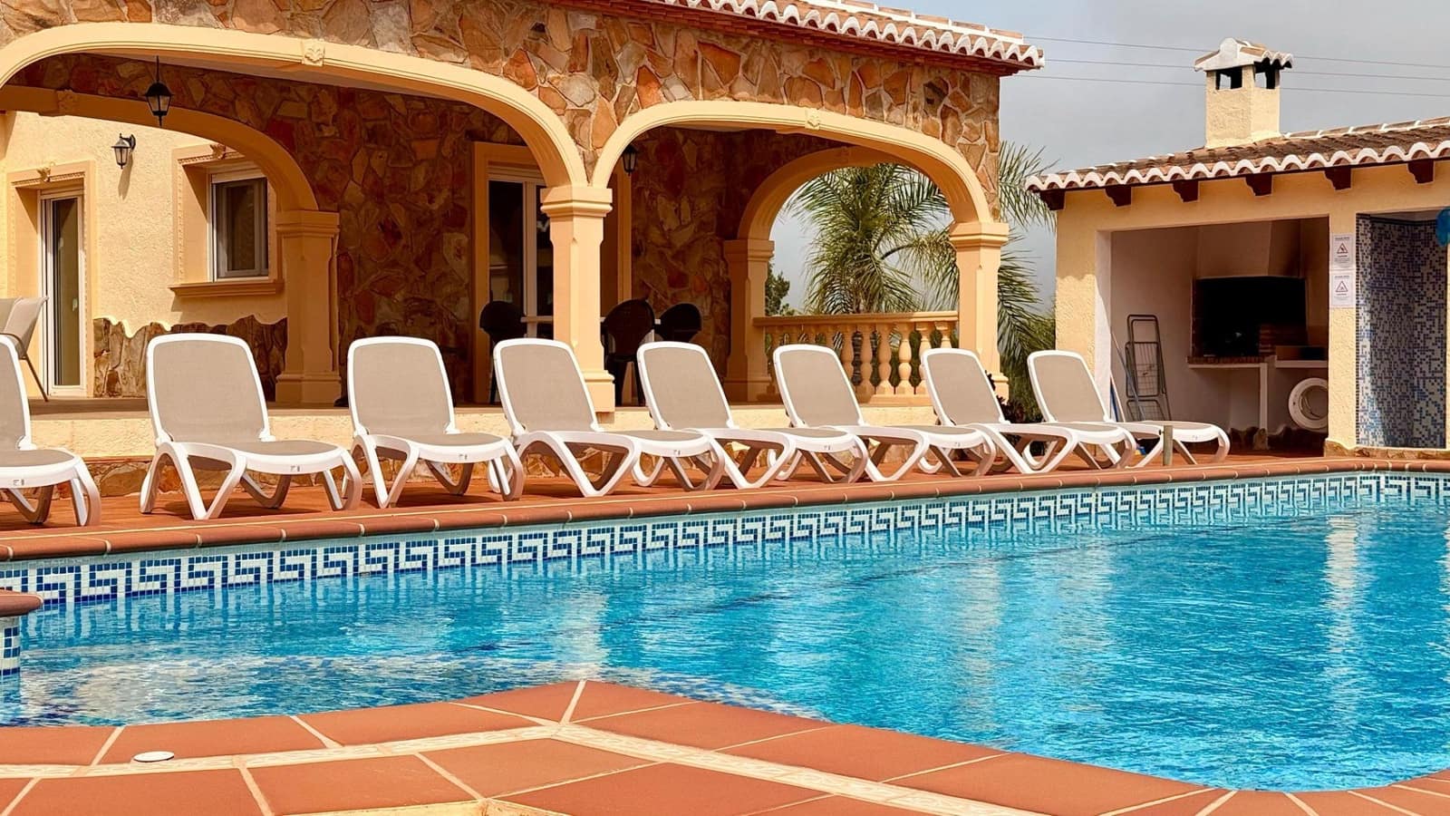 5 quarto Moradia para venda em Calpe / Calp com piscina garagem - 670 000 € (Ref: 8879841)