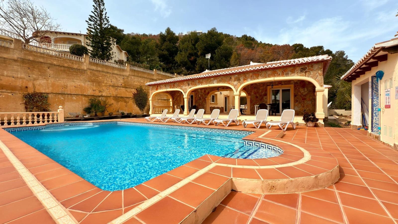 5 quarto Moradia para venda em Calpe / Calp com piscina garagem - 670 000 € (Ref: 8879841)