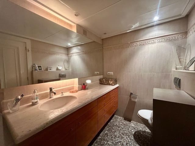 3 soveværelse Lejlighed til salg i Playa Levante, Benidorm med swimmingpool - € 850.000 (Ref: 8896796)