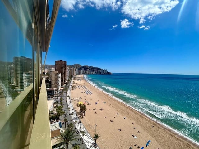 3 soveværelse Lejlighed til salg i Playa Levante, Benidorm med swimmingpool - € 850.000 (Ref: 8896796)