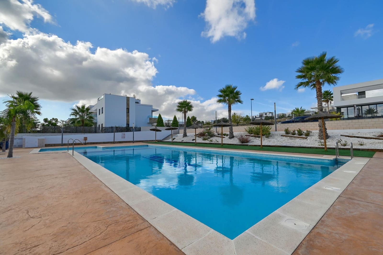 3 soveværelse Rækkehus til salg i Polop med swimmingpool garage - € 335.000 (Ref: 8902152)