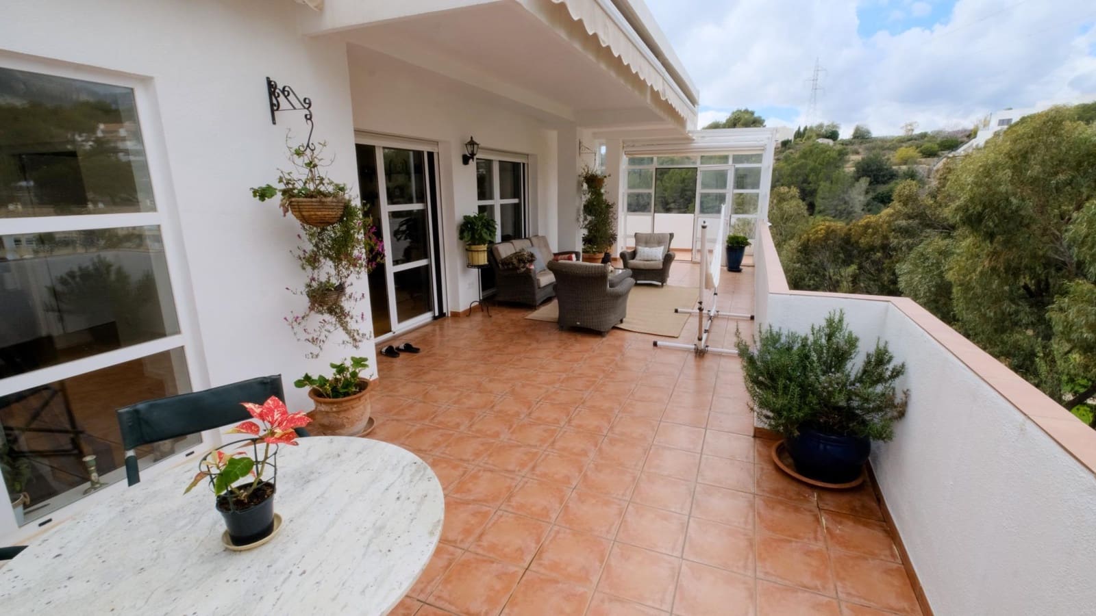 8 bedroom Villa for sale in Altea with pool garage - € 1,295,000 (Ref: 8902153)