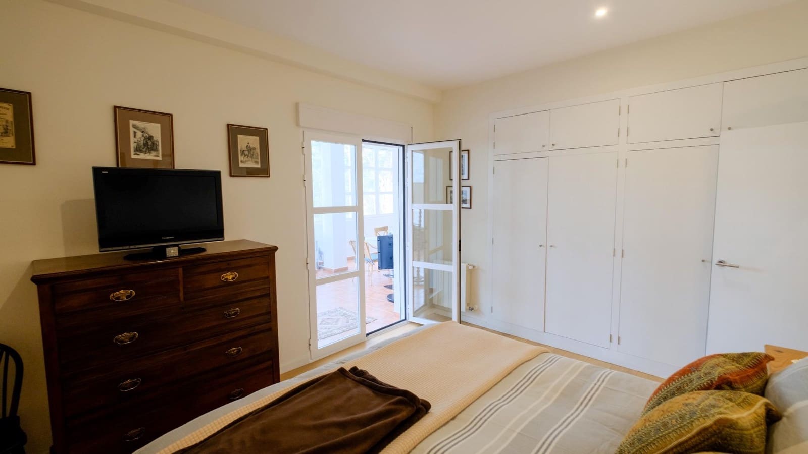 8 bedroom Villa for sale in Altea with pool garage - € 1,295,000 (Ref: 8902153)