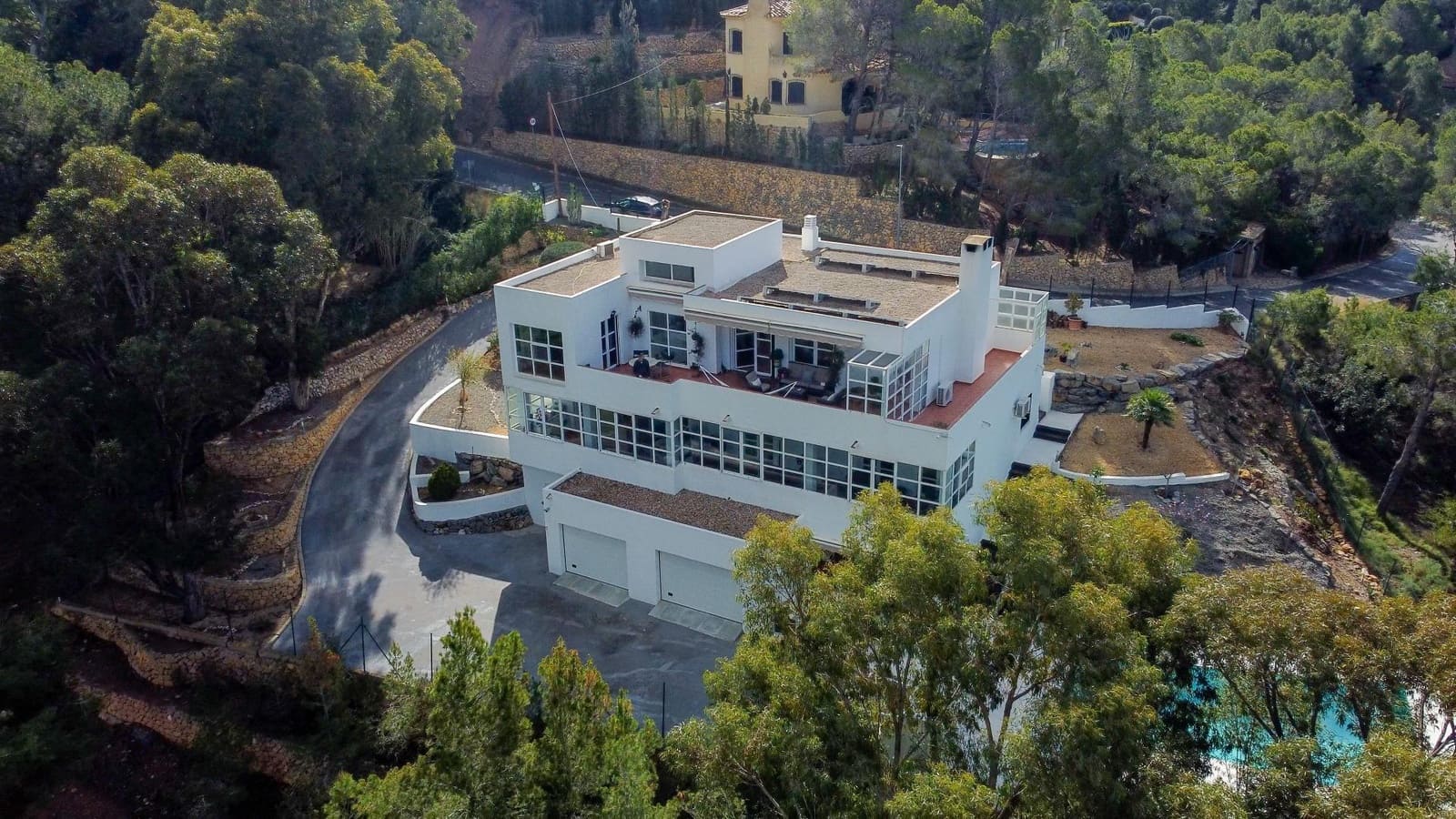 8 bedroom Villa for sale in Altea with pool garage - € 1,295,000 (Ref: 8902153)