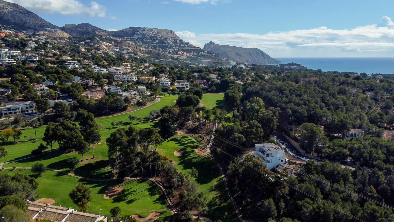 8 bedroom Villa for sale in Altea with pool garage - € 1,295,000 (Ref: 8902153)