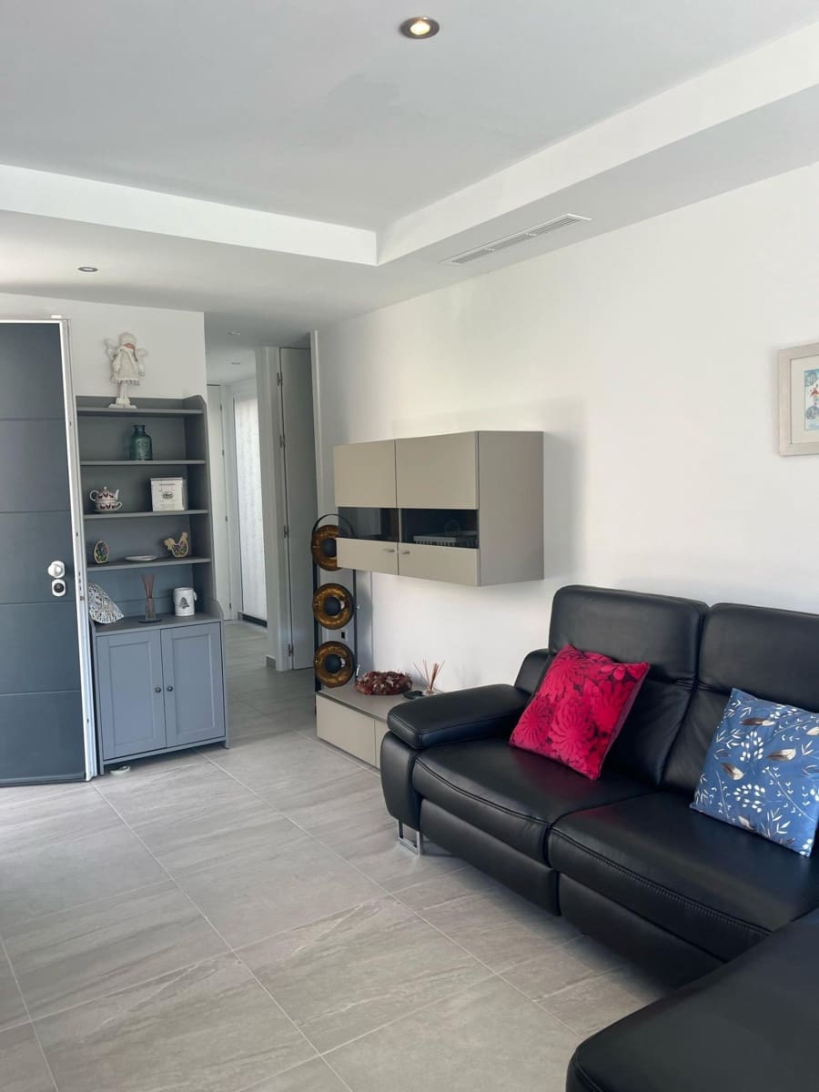 3 bedroom Villa for sale in San Miguel de Salinas with pool - € 399,500 (Ref: 8912926)