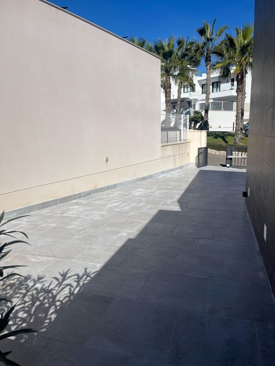 3 bedroom Villa for sale in San Miguel de Salinas with pool - € 399,500 (Ref: 8912926)