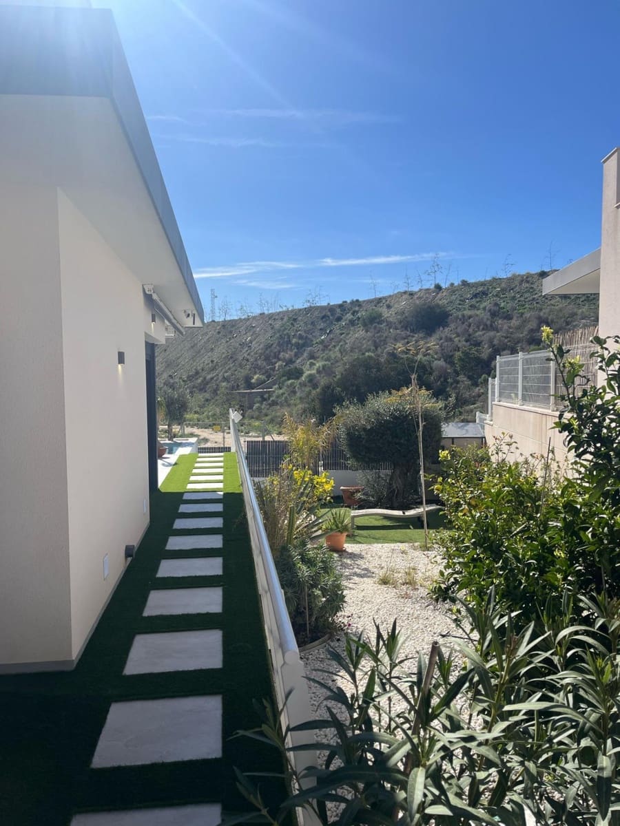 3 bedroom Villa for sale in San Miguel de Salinas with pool - € 399,500 (Ref: 8912926)