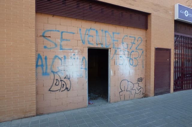 Commercieel te koop in Playa de San Juan, Alicante stad - € 186.000 (Ref: 8915359)