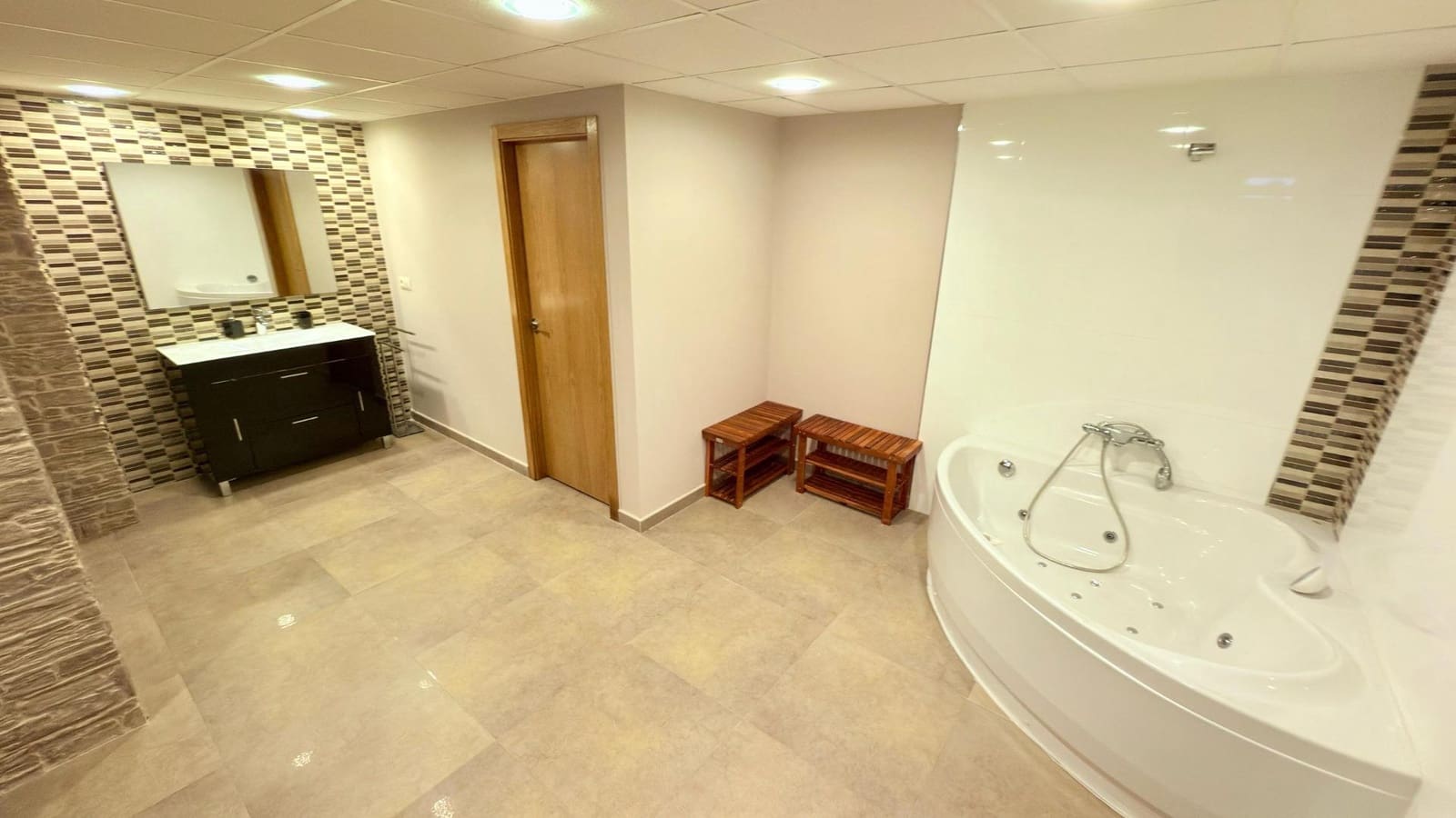 6 bedroom Villa for sale in Muchamiel / Mutxamel with pool garage - € 740,000 (Ref: 8915363)