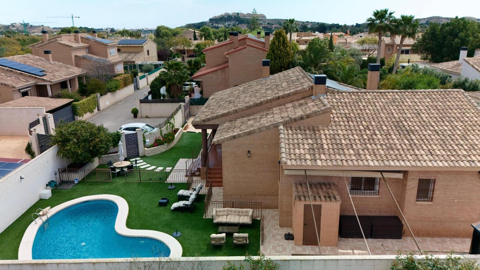 6 bedroom Villa for sale in Muchamiel / Mutxamel with pool garage - € 740,000 (Ref: 8915363)