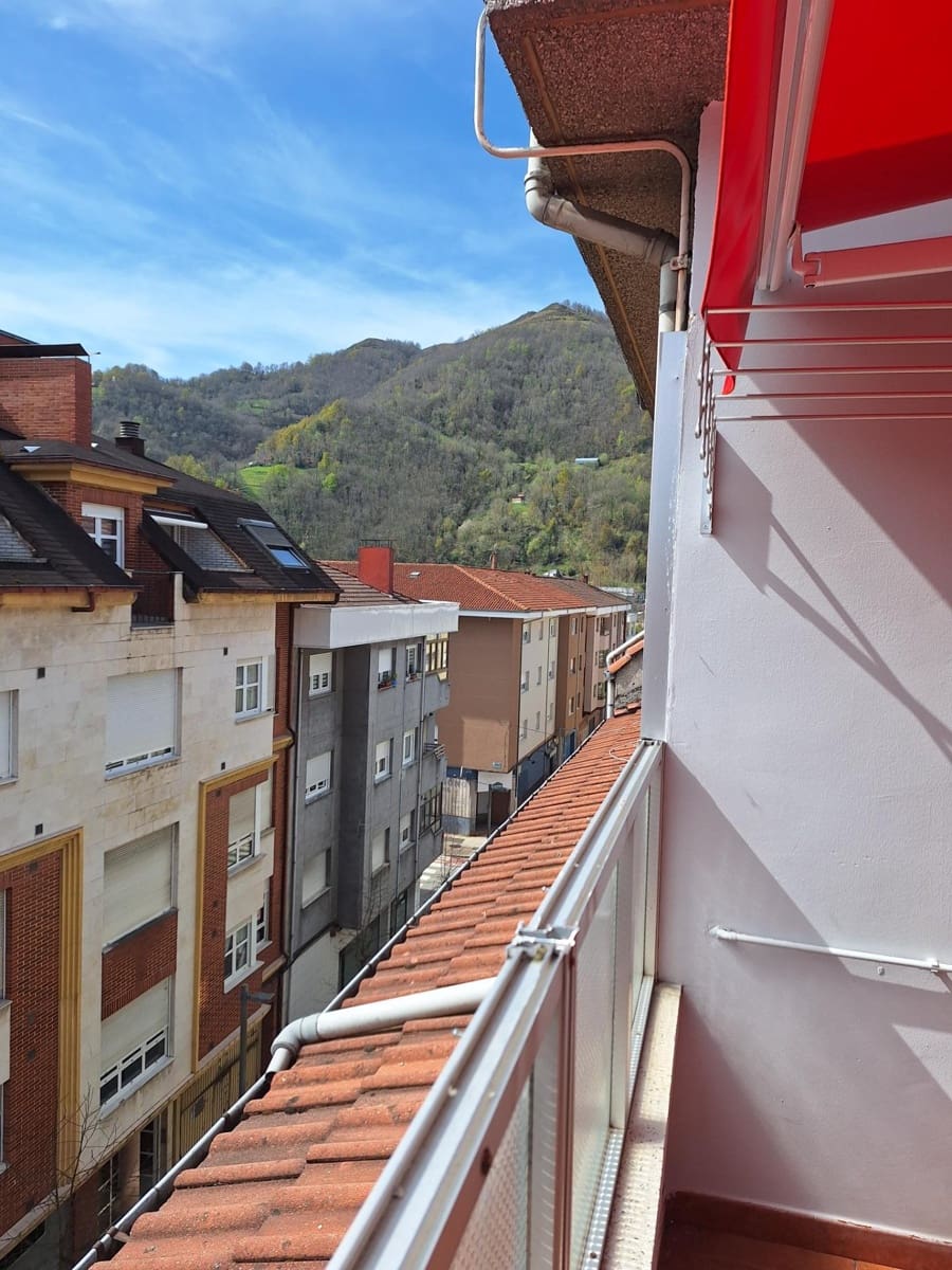 3 soverom Penthouse til salgs i Pola de Laviana - € 120 000 (Ref: 8921302)