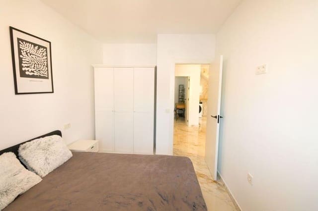 Chalet de 3 habitaciones en San Luis, Torrevieja en venta - 245.000 € (Ref: 8926687)