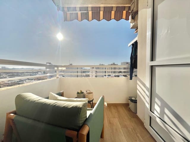 Apartamento de 2 habitaciones en Torrevieja en venta con piscina garaje - 165.000 € (Ref: 8926689)