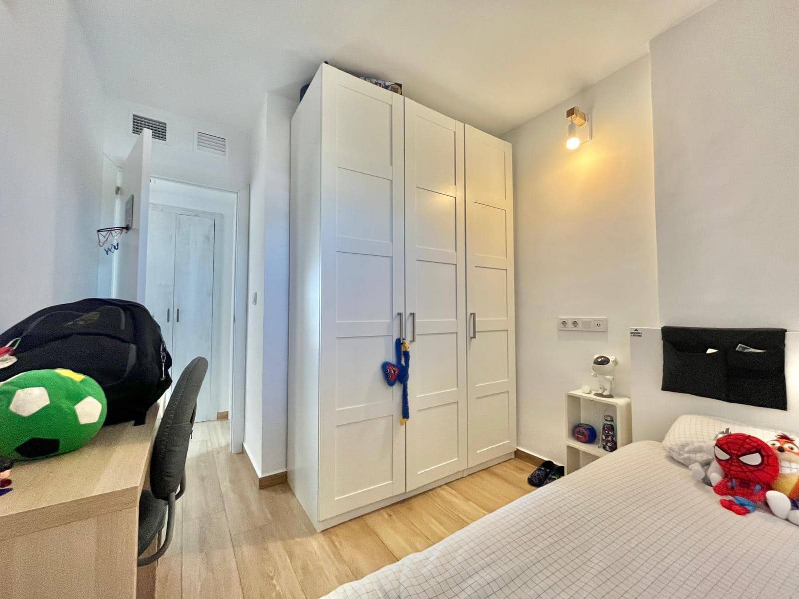 Apartamento de 2 habitaciones en Torrevieja en venta con piscina garaje - 165.000 € (Ref: 8926689)