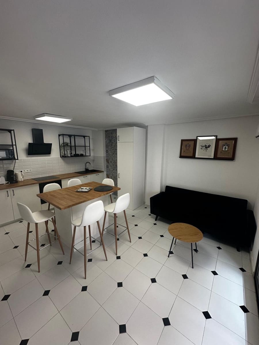 Apartamento de 2 habitaciones en Torrevieja en venta - 164.900 € (Ref: 8926691)