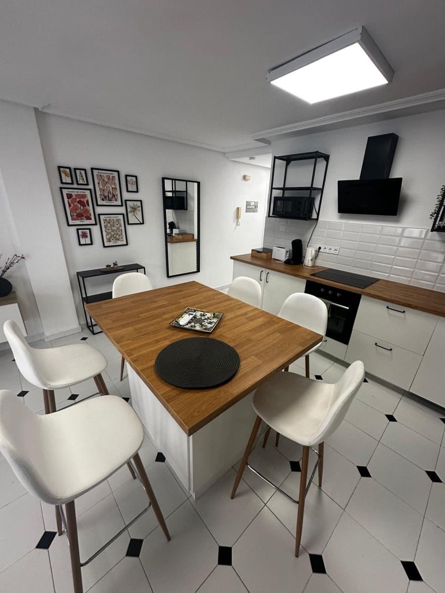 Apartamento de 2 habitaciones en Torrevieja en venta - 164.900 € (Ref: 8926691)