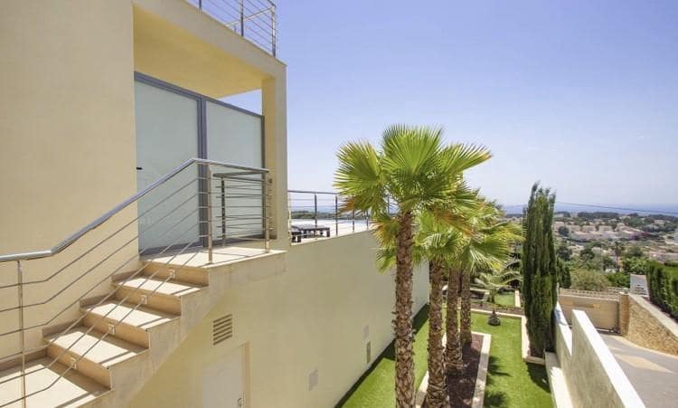 Chalet de 5 habitaciones en Calpe / Calp en venta con piscina - 1.350.000 € (Ref: 8926695)