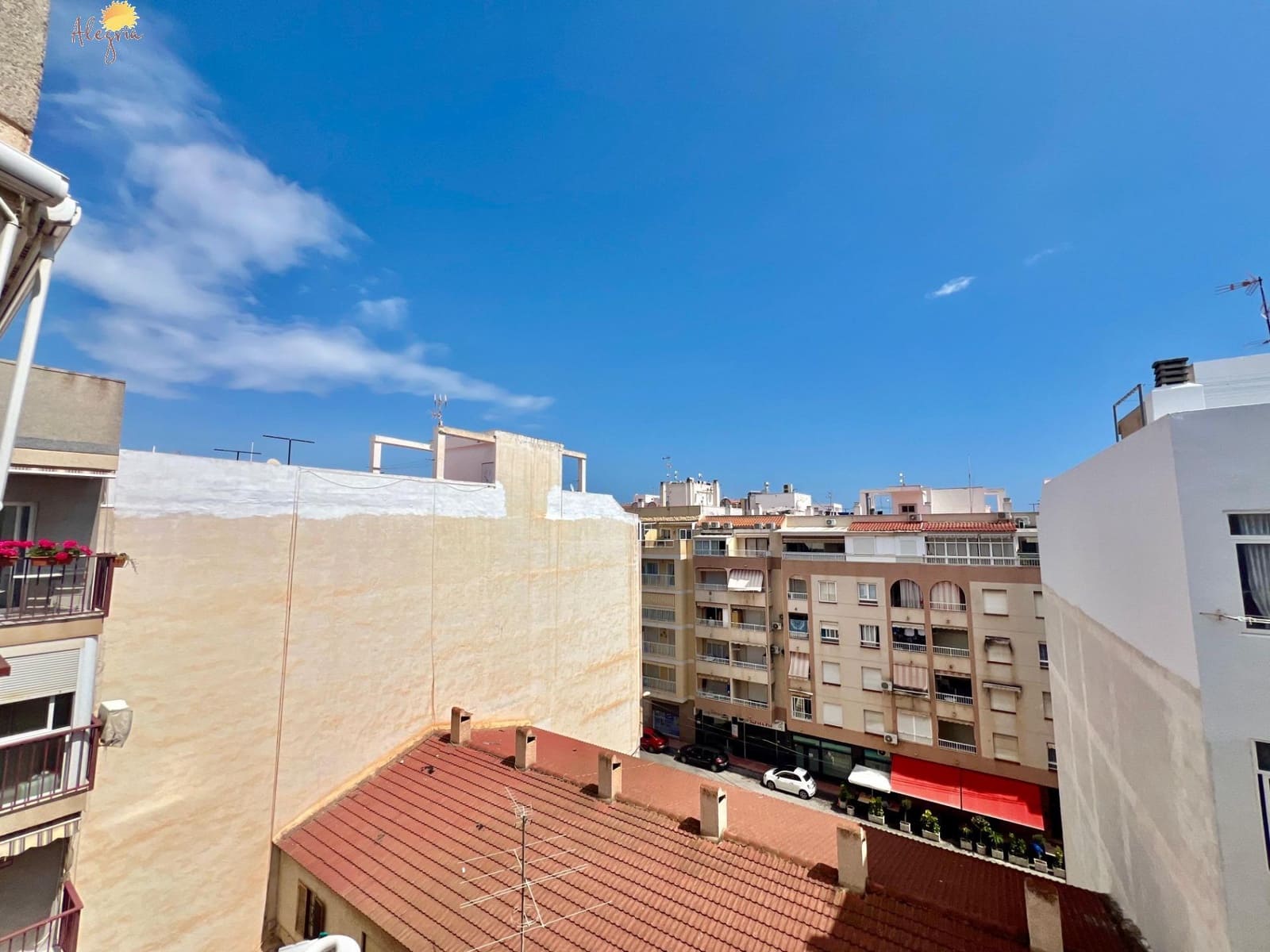Yksiö myytävänä paikassa Torrevieja - 83 000 € (Ref: 8935125)
