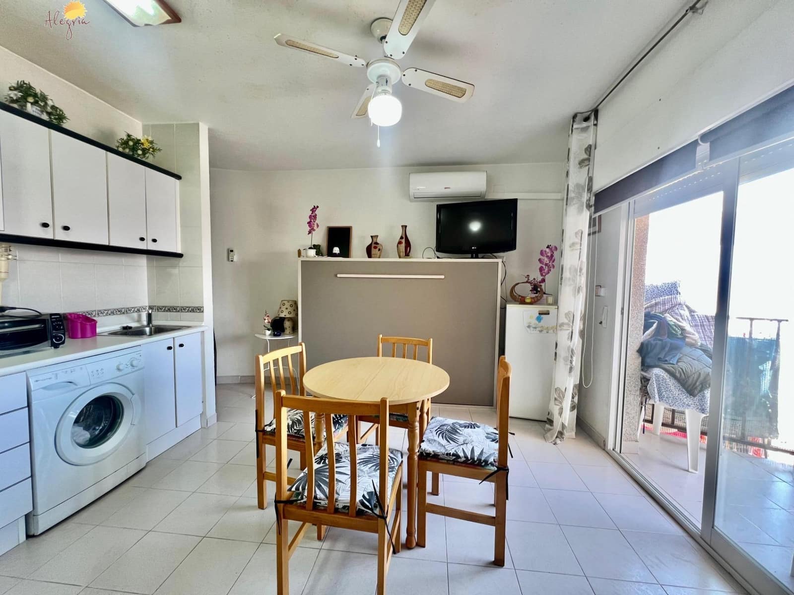 Yksiö myytävänä paikassa Torrevieja - 83 000 € (Ref: 8935125)