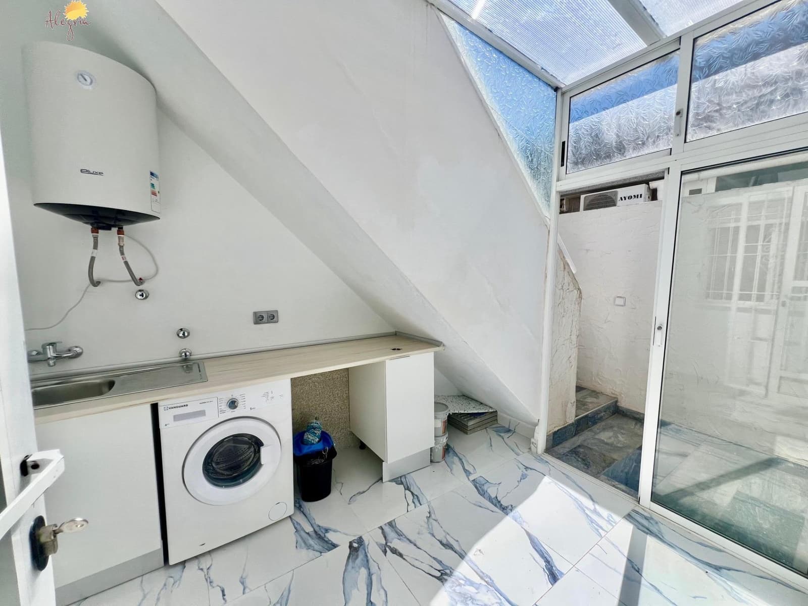 2 soveværelse Semi-Rækkehus til salg i El Chaparral - € 175.000 (Ref: 8944081)